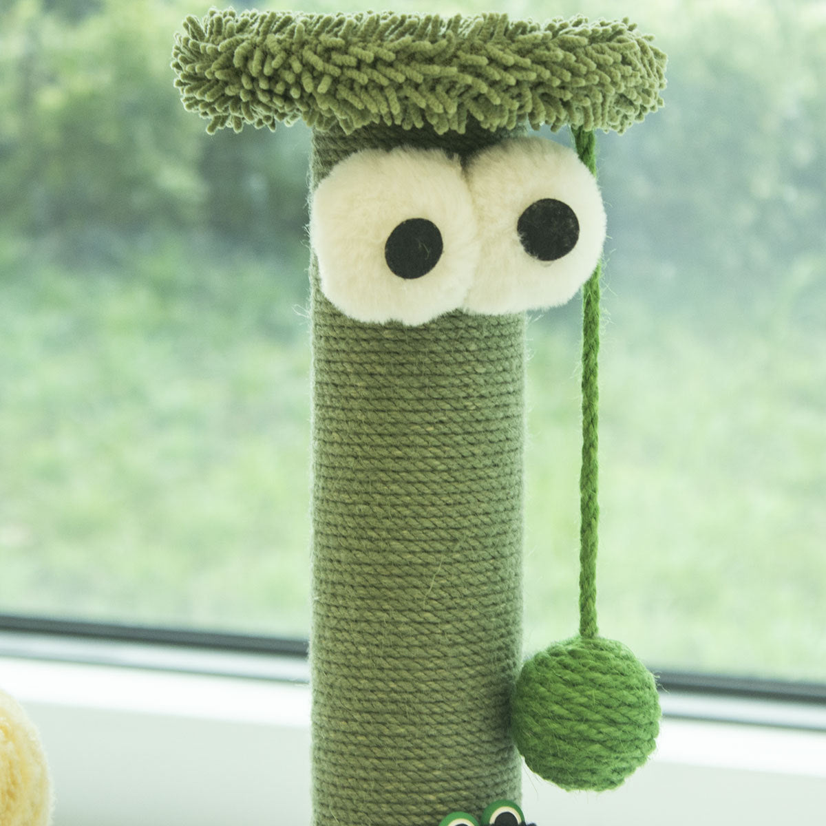 💚 The Ultimate Monster Cat Tree: Play, Relax, and Nap in Style