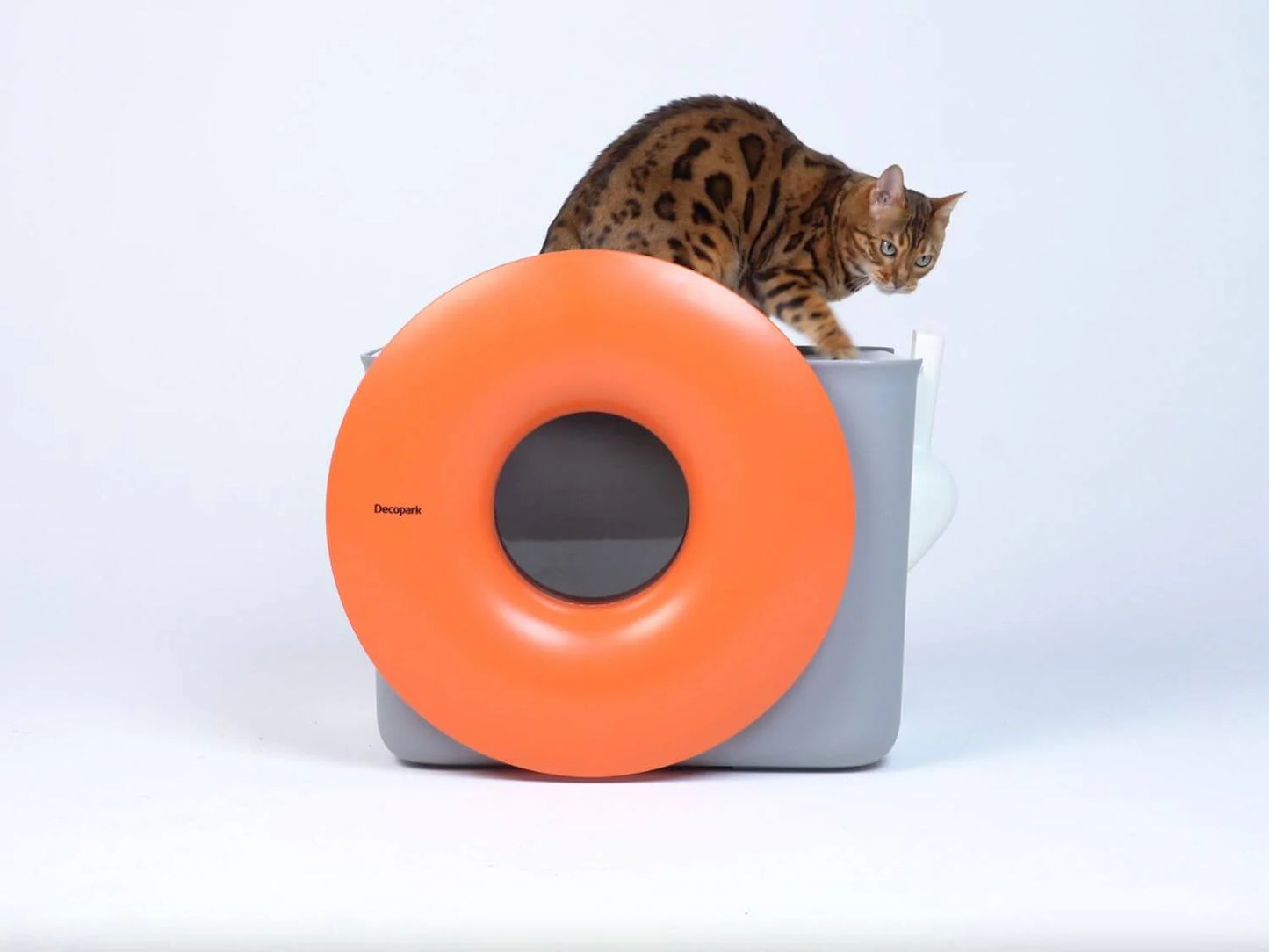 Modern Cat Litter Box with Scoop – Sleek & Odor Control Design